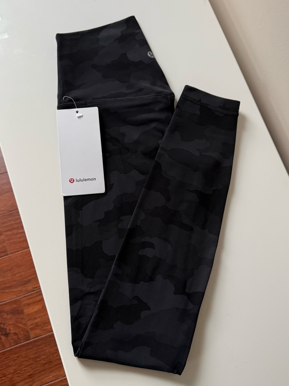 Size 4 align HR 28” camo deep coal multi